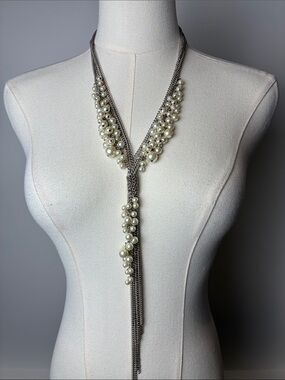 Elegant Pearl & Silver Chain Lariat Necklace - Ivory Pearls